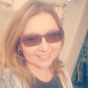 Meet your Posher, Staci